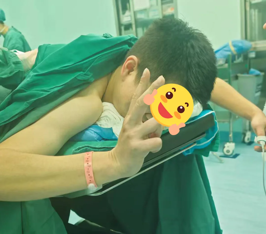 Dr. Chen Jiao performs bone marrow collection from Xiao An's father